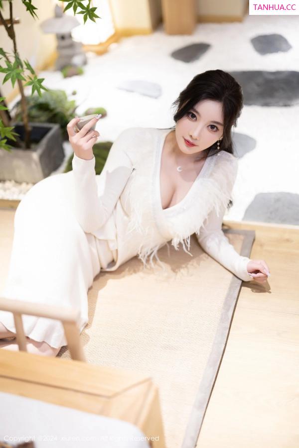 杨晨晨 sugar小甜心CC [XiuRen]高清写真图 2024.04.09 No.8363 杨晨晨Yome 丝袜美腿第12张图片